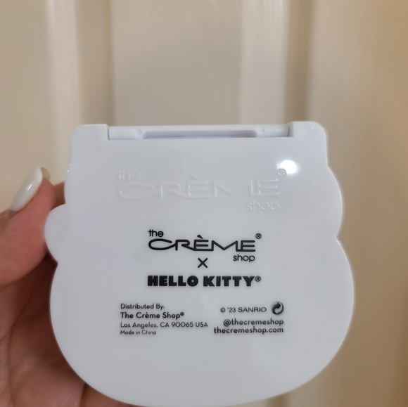 Hello Kitty×Creme Shop On-The-Go Compact Mirror Limited Edition! - Picture 4 of 5